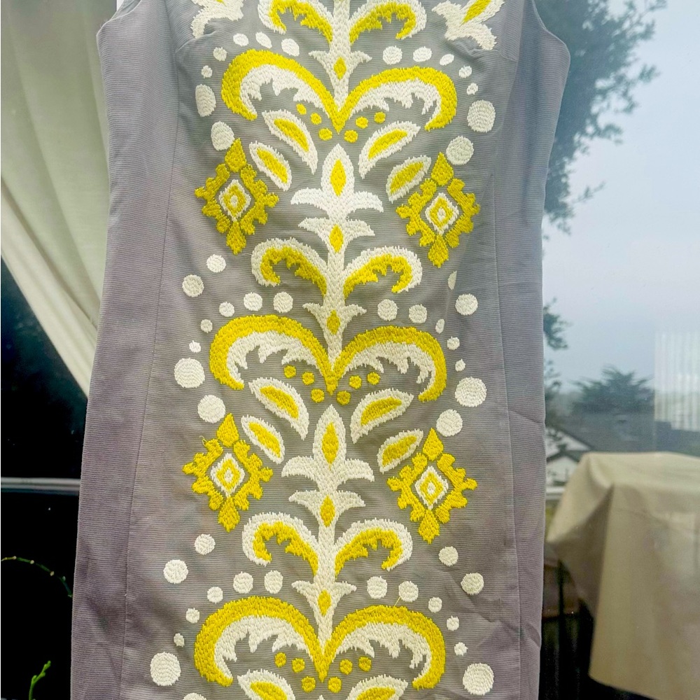 Anthropologie Tabitha grey embroidered dress sheath size 0